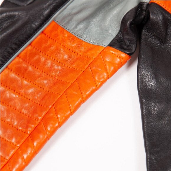 Limited edition Luis Fonsi x Hot Wheels Leather Jacket and Hot Wheels Bronco - Picture 5 of 16